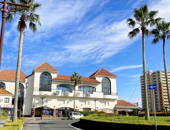 館山・南房総・九十九里エリアでホームページ制作をお考えのオーナー様へ。一棟貸し別荘、サーフショップ、カフェなど、房総の魅力を最大限に伝える「魅せる」サイトを手間なく格安で手に入れる方法を解説。16.8万円で画像提供・SEOも完備。