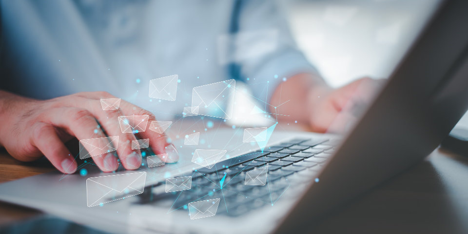 つくば市の研究・技術系企業が、ホームページを通じて高い技術力と先進性を効果的にアピールするためのブランディング術を解説。信頼を勝ち取るデザインの秘訣や、BtoBで選ばれるコンテンツ構成、運用の手間を減らすポイントまで、専門家が分かりやすくご紹介します。